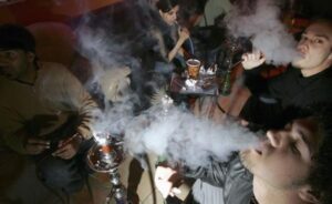 ساكنةكلميم تنتفظ في وجه “الشيشا” ودعارة القاصرات وتهدد باللجوء للديوان الملكي