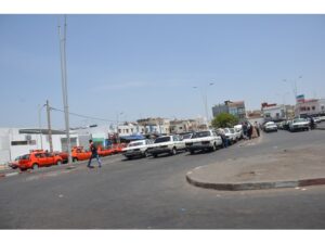 مواطنون بأيت ملول يستغيثون بالوالي “العدوي” لحمايتهم من طمع سائقي الطاكسيات