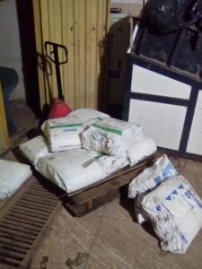 سلطات عمالة انزكان ايت ملول تغلق وحدة صناعية لانتاج المواد البلاستيكية الممنوعة