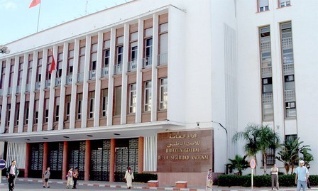 حقيقة العصابة التي تستخدم بطاقات حاملة لمادة بيولوجية تؤثر على الإدراك.