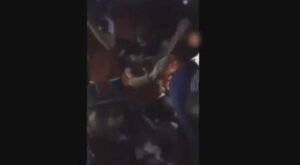 شاهد لاعبي المنتخب المغربي ناشطين ف الحافلة