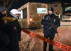 عااجل:هجوم مسلح على مسجد بكندا يسفر عن عدد من القتلى و الجرحى.