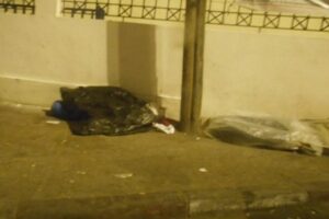 انزكان : مشرّدون يتوسدون أكياسا بلاستيكية ليلة رأس السنة