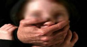 فتاتان تتعرضان لعملية اختطاف مثيرة  باستعمال سيارة للنقل المدرسي