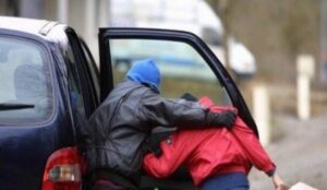 ثلاثة أطفال ينجون من الإختطاف ب”طريقة هوليودية” بواسطة “كاط كاط”.