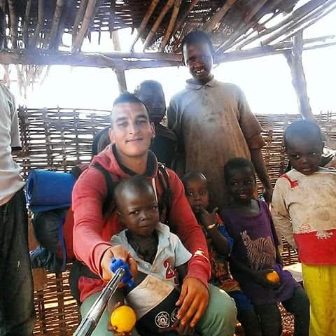 ابن مدينة أولاد تايمة الذي قرر الذهاب للحج مشيا على الأقدام يصاب ”بالملاريا”