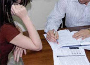 مصيبة:أستاذ مصاب بالسيدا مارس الجنس على 17 تلميذة ونقل إليهن العدوى ويدلي أمام المحكمة بمعطيات صادمة