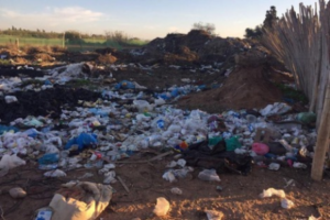 اشتوكة:نفايات مستثمر فلاحي تواصل تعذيب الساكنة المحلية بإنشادن