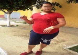 غريب:القصة الكاملة لانتحار أشهر ”مثلي” في أكادير