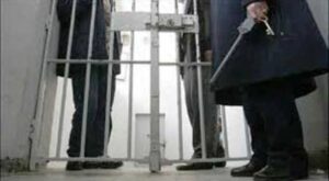 شريط مصور يتسبب في توقيف موظف بالسجن المحلي