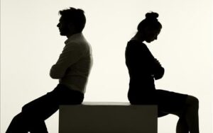 خبير نفساني يشخص أسباب احتقار الزوج المغربي لزوجته