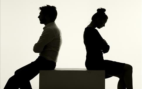 خبير نفساني يشخص أسباب احتقار الزوج المغربي لزوجته