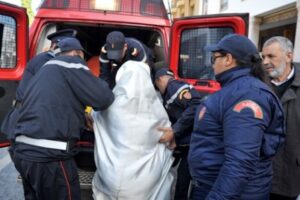 تلميذة بالثانوي “تنتحر” بعد قصة حب فاشلة، وأخرى ترمي نفسها من الطابق الثاني هربا من اغتصابها