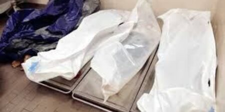 وفاة عائلة مكونة من 8 أفراد في ظروف غامضة والشرطة تحقق في الفاجعة وفاة عائلة مكونة من 8 أفراد في ظروف غامضة والشرطة تحقق في الفاجعة