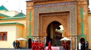 بوليسي زج بمسؤولين كبار في القصر الملكي في ملف النصب