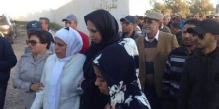 بالصور:نبيلة منيب تتوسط موكبا جنائزيا مهيبا للقيادي اليساري ''موزاكي عبد الرزاق'' بأكادير