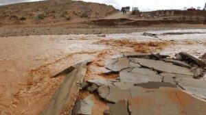 +فيديو: شاهد قوة واد أم العشار الذي اجتاحت مياهه كلميم وتسببت في عزل دواوير