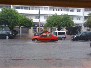 عااجل وهام:نشرة خاصة تحذر من هطول أمطار قوية عاصفية اليوم وغدا تصل إلى 160 ملم بأكادير وإنزكان أيت ملول وتزنيت واشتوكة أيت باها وتارودانت