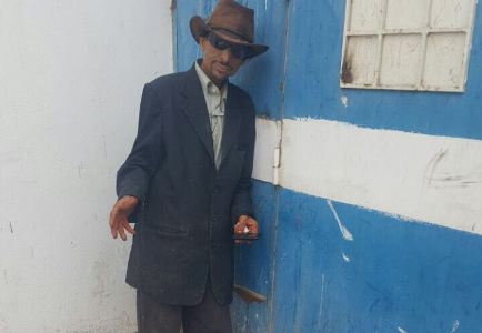 بالصور:أكادير 24 تكشف هوية “الجزار” المتشرد الذي قتل رفيق دربه وأحرق جثته بالدوليو ومعطيات حصرية عن الضحية