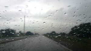 +فيديو : “أمطار الخير” تعود من جديد إلى أكادير وتبشر بموسم فلاحي جيد