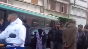 شوفو اش وقع بكازا ” طوبيس دخل محل ديال الديسير