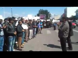 +فيديو: قراءة الفاتحة على روح المناضل “موزاكي” في أول وقفة احتجاجية بأكادير بعد وفاته