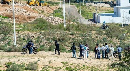 فرقة الدراجين للأمن العمومي بأكادير تعتقل أحد أفراد عصابة سرقة الفيلات الراقية بالمدينة فرقة الدراجين للأمن العمومي بأكادير تعتقل أحد أفراد عصابة سرقة الفيلات الراقية بالمدينة