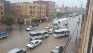 عااجل بالصور:الأمطار الغزيرة تحاصر أكادير دواوير إداوتنان وتتسبب في اختناق مروري بإنزكان