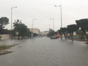 تنبؤات الأرصاد بنزول أمطار قوية بأكادير وإنزكان وسوس تثير تخوفات الساكنة من تكرار سيناريو فيضانات 2014