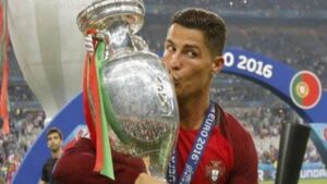 رونالدو الرياضي الأعلى أجراً في العالم