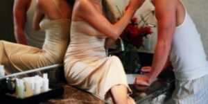 مذيع بقناة مشهورة يخون زوجته المريضة بالسرطان مع صديقة ابنته !! 1 صورة تعبيرية jpg 2468140277897802 660x330
