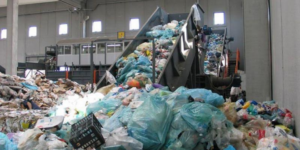 كارثة بيئية بأكادير بعد إنزياح 550 طن من النفايات والبلدية تطمئن الساكنة