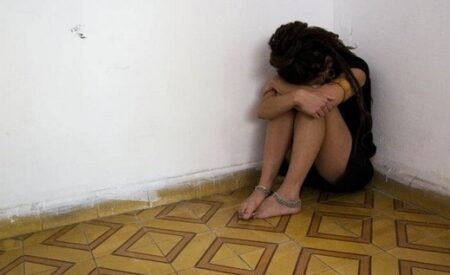 حقائق مثيرة عن أم أجبرت ابنتها القاصر على ممارسة الدعارة