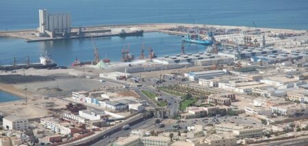 تشديد الخناق على المهربين بميناء أكادير فضح شبكة كوكاكيين الداخلة تفاصيل أخرى مثيرة
