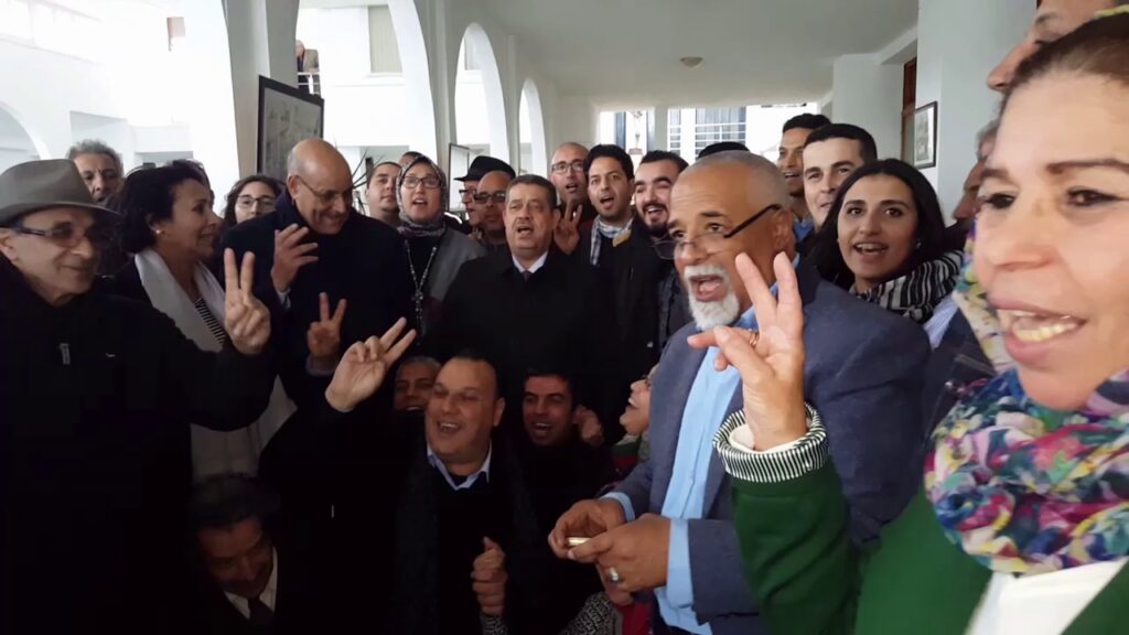 شباط هدد ياسمينة بادو بنشر أشياء لن تعجبها واستقلاليون يشبهون كلامه ب”كلاسات الحمام”.