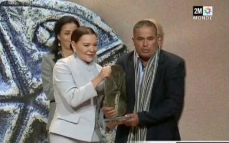 النادي الملكي لركوب الموج التضامن يشرف مدينة أكادير ويحصد الجائزة الأولى في جوائز للا حسناء “الساحل المستدام النادي الملكي لركوب الموج التضامن يشرف مدينة أكادير ويحصد الجائزة الأولى في جوائز للا حسناء “الساحل المستدام