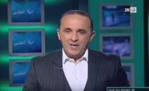 بالدموع:مراد المتوكل يقدم آخر نشرة له في القناة الثانية بعد مسار 26 سنة