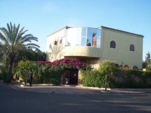 مرتادو المركز اللغوي الامريكي بأكادير مستاؤون من تفشي ظاهرة غريبة بمحيط المركز