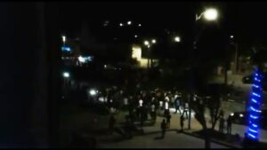 بالفيديو: لحظة قبض مثيرة لأصحاب الطاكسيات بأكادير على سائق “الكواد” دهس طفلا وفر هاربا إلى وجهة مجهولة