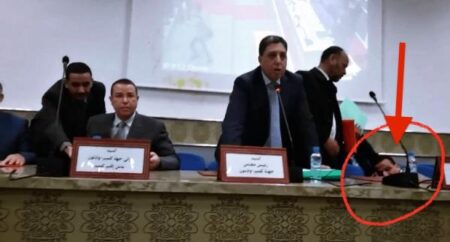 معطيات مثيرة عرفتها واقعة ” قصف” رئيس جهة كلميم بالبيض و الطماطم وهذا ما قرره الوالي معطيات مثيرة عرفتها واقعة " قصف" رئيس جهة كلميم بالبيض و الطماطم وهذا ما قرره الوالي