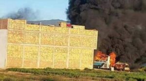 (+فيديو)السيبة:تلاميذ يضرمون النار في إقامة سكنية للشرطة، وخسائر بالجملة تنجم عن الحادث: