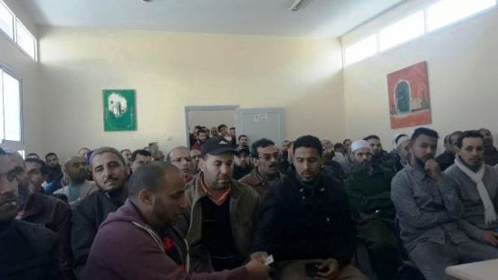 تجار أكبر مركب تجاري بأكادير يطالبون بفك العزلة.