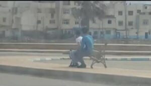 عملية سرقة غريبة لكرسي حديدي كبير بشاطىء المدينة