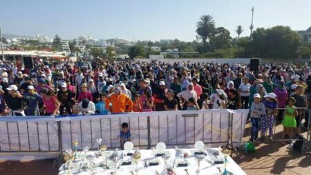 نشاط رياضي بأكادير يجمع أزيد من 1000 امرأة في كورنيش أكادير تحت شعار:"حياتكن افضل بممارسة الرياضة "