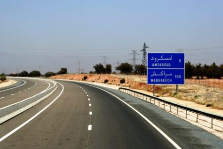 انتبهوا:عصابة خطيرة تبدع طريقة غريبة للإيقاع بالسائقين في الطريق السيار أكادير مراكش
