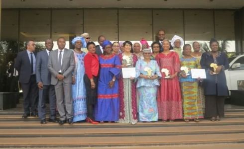 الوالي العدوي..مغربية تتوج بجائزة “المرأة القيادية الإفريقية