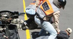 مثير:هكذا أصابت 3 رصاصات للشرطة بإنزكان “ركبة” مقرقب يحمل سيفا من الحجم الكبير