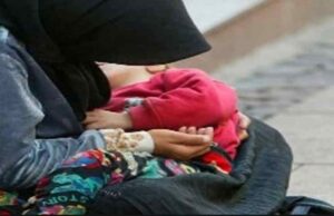 صادم:موظف حكومي كبير يجبر زوجته وأولاده على التسول