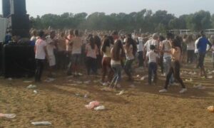 بالفيديو:تظاهرة فنية غريبة وعجيبة تخللتها رقصات إباحية بمدينة أكادير