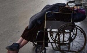 مؤثر:مسنة تفارق الحياة بعد أربع دقائق من علمها بوفاة زوجها